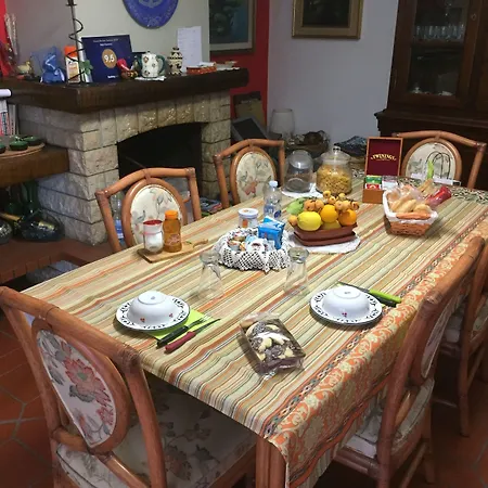 לינה וארוחת בוקר Filomena 4*